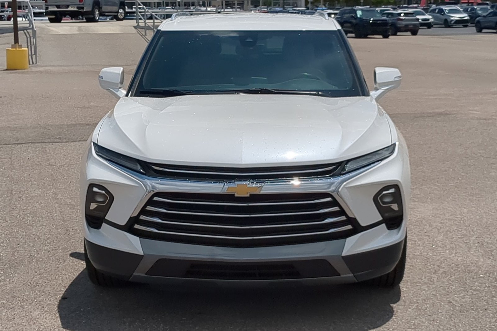Used 2023 Chevrolet Blazer Premier FWD image 2