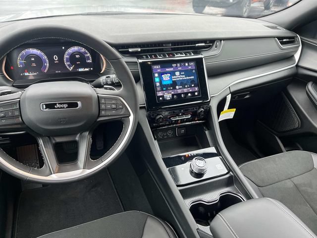 New 2025 Jeep Grand Cherokee Altitude AWD/4WD image 12