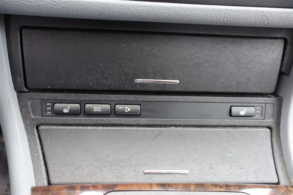 Used 2001 BMW 330i Sedan image 24