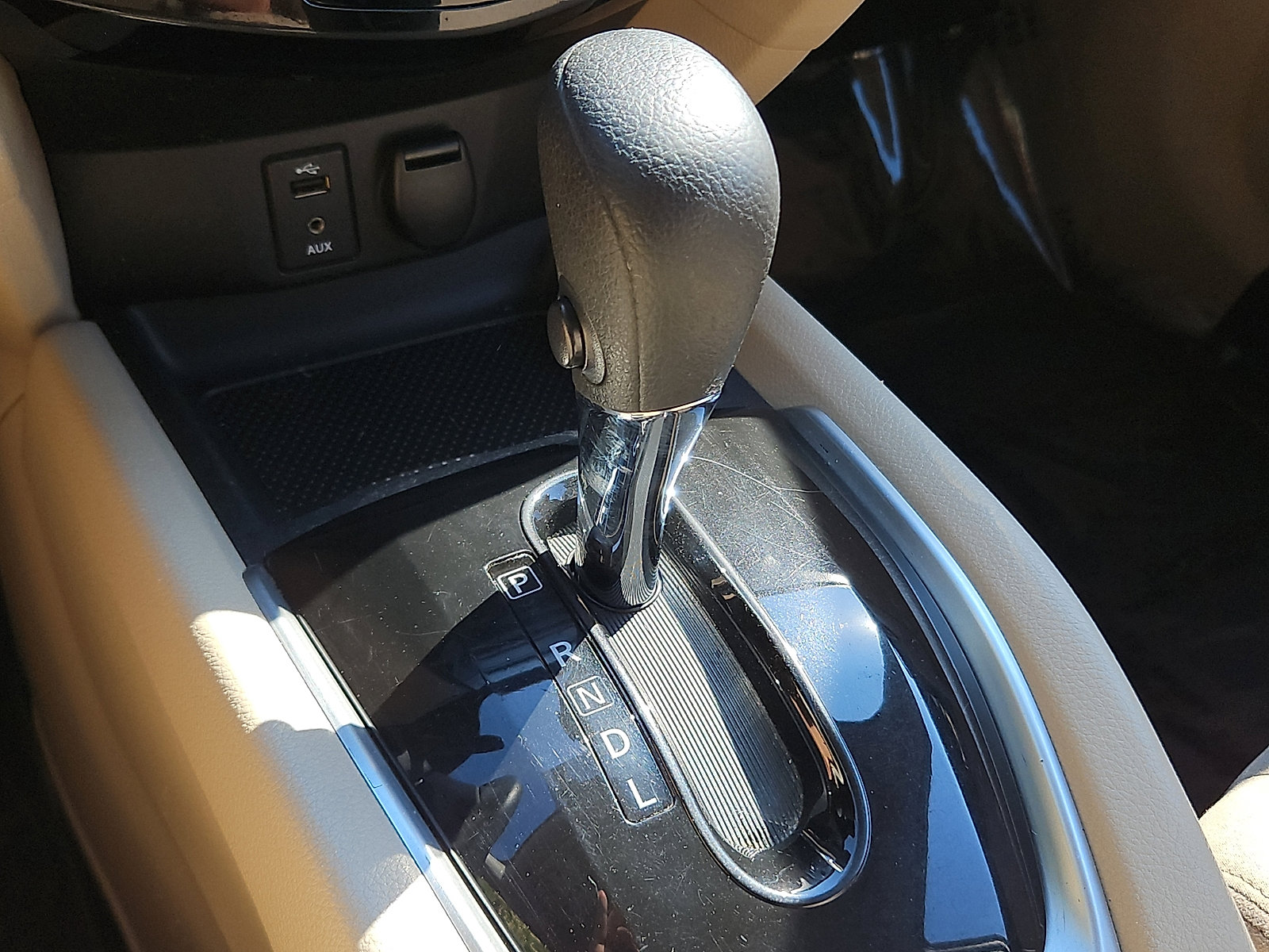 Used 2016 Nissan Rogue SV AWD/4WD image 14