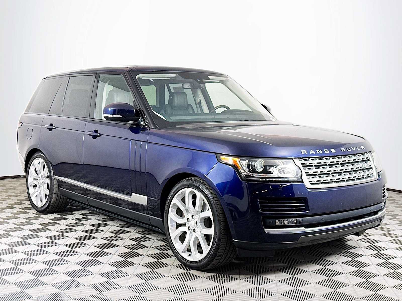 Used 2015 Land Rover Range Rover Supercharged AWD/4WD image 3