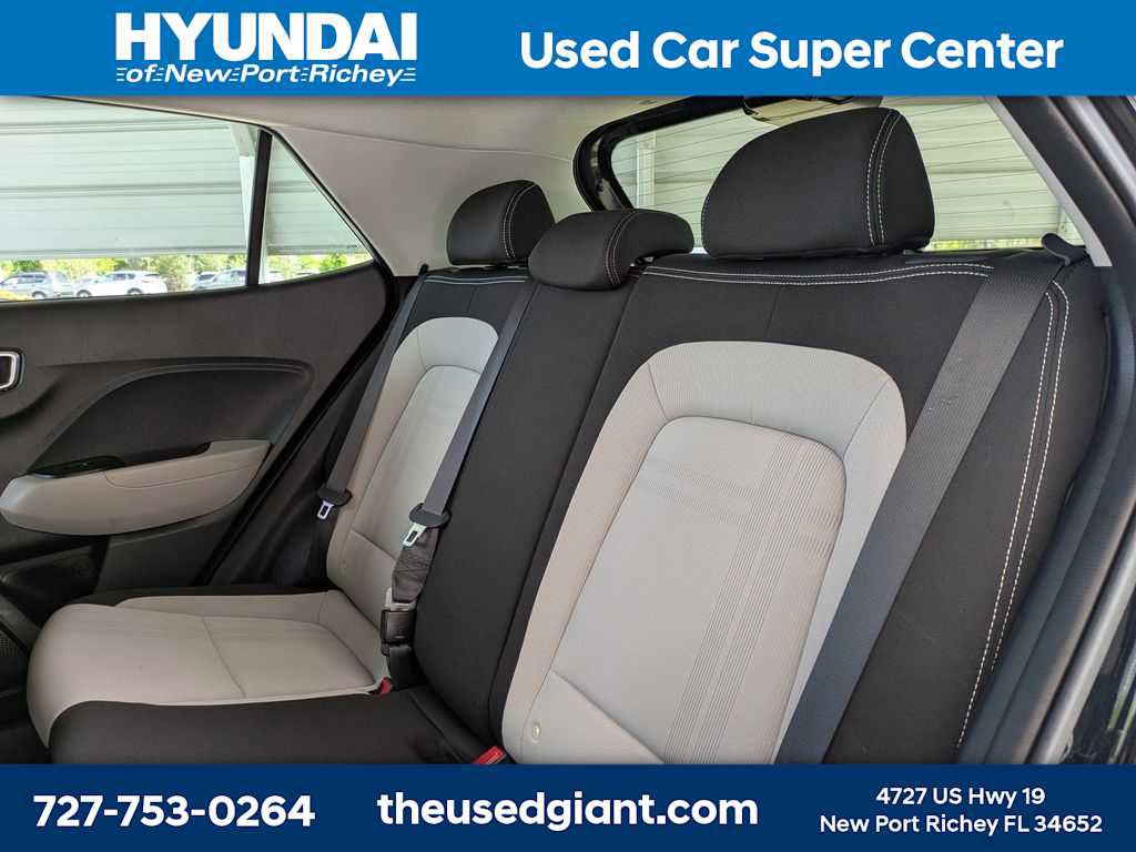 Used 2020 Hyundai Venue SEL image 14