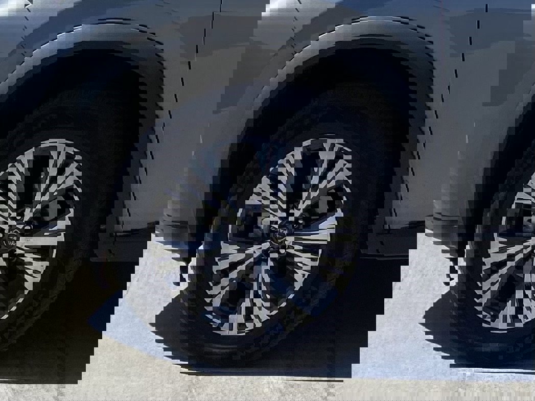 Used 2023 Nissan Rogue SV image 11