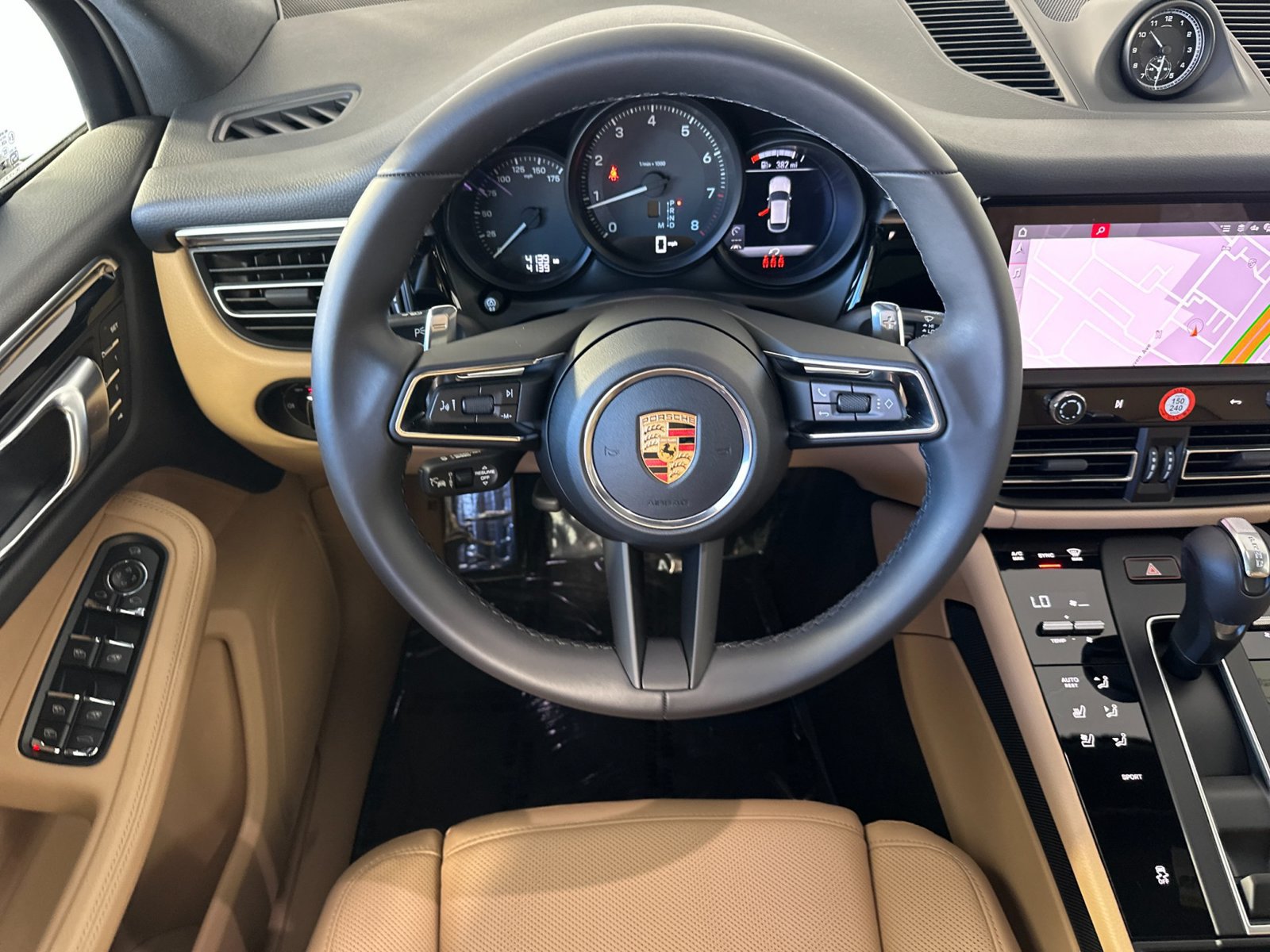 Certified 2026 Porsche Macan AWD/4WD image 16