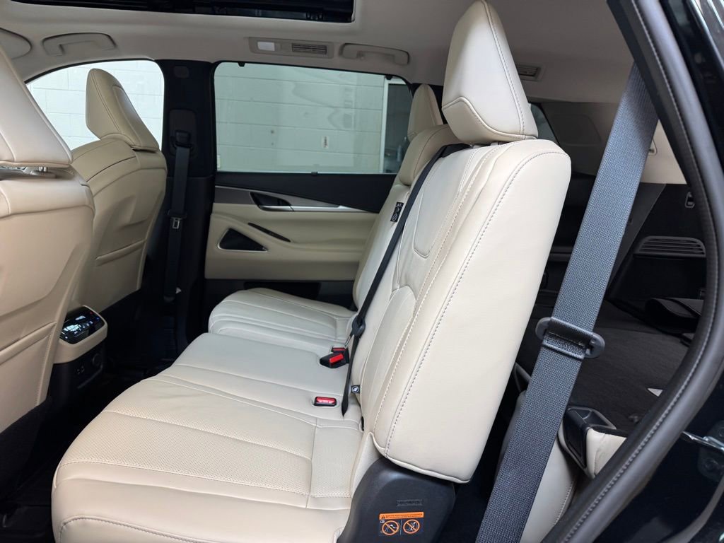 Used 2023 INFINITI QX60 Luxe w/ Performance Audio Package image 16