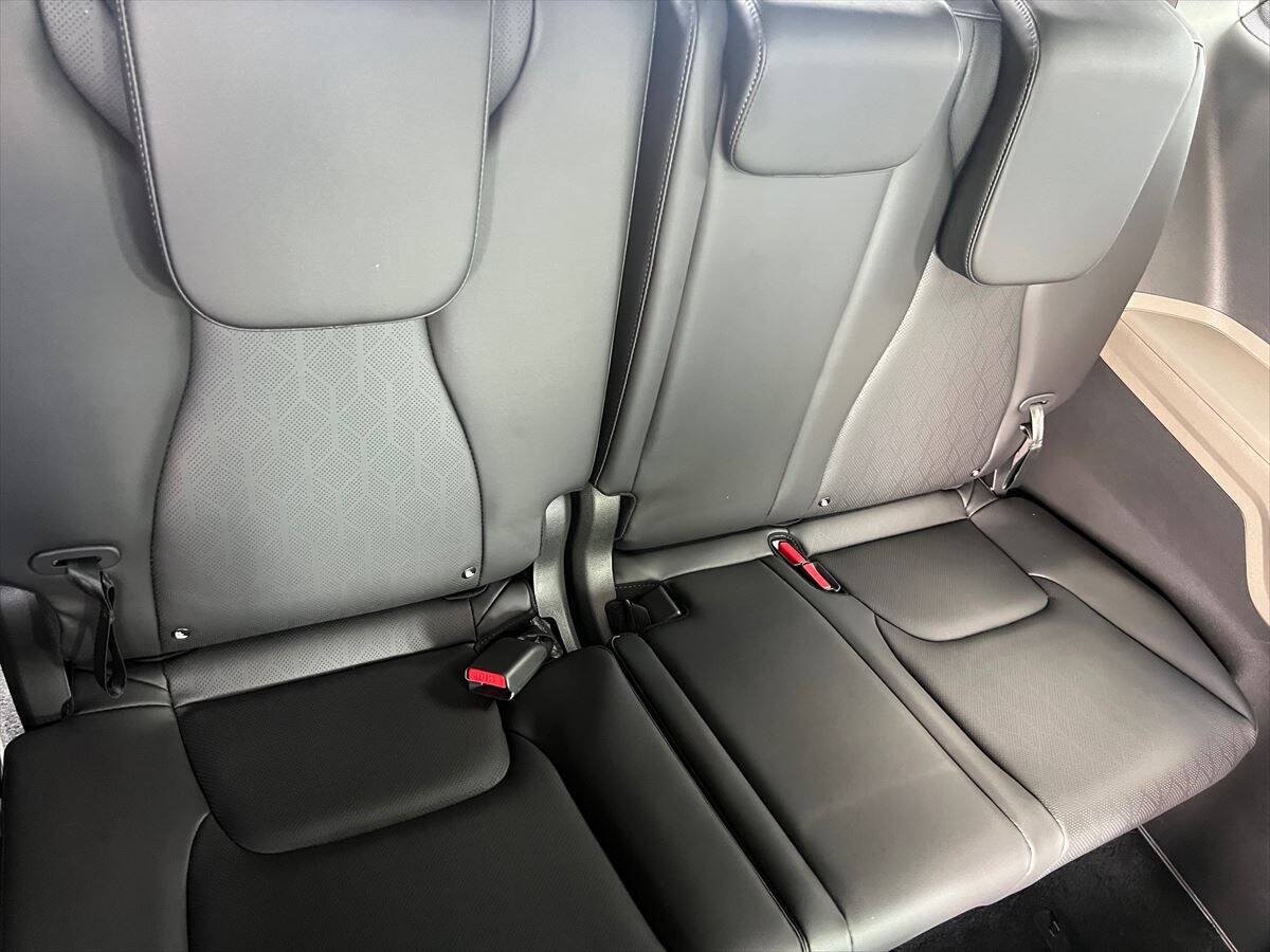 Used 2026 Kia Carnival EX FWD image 10