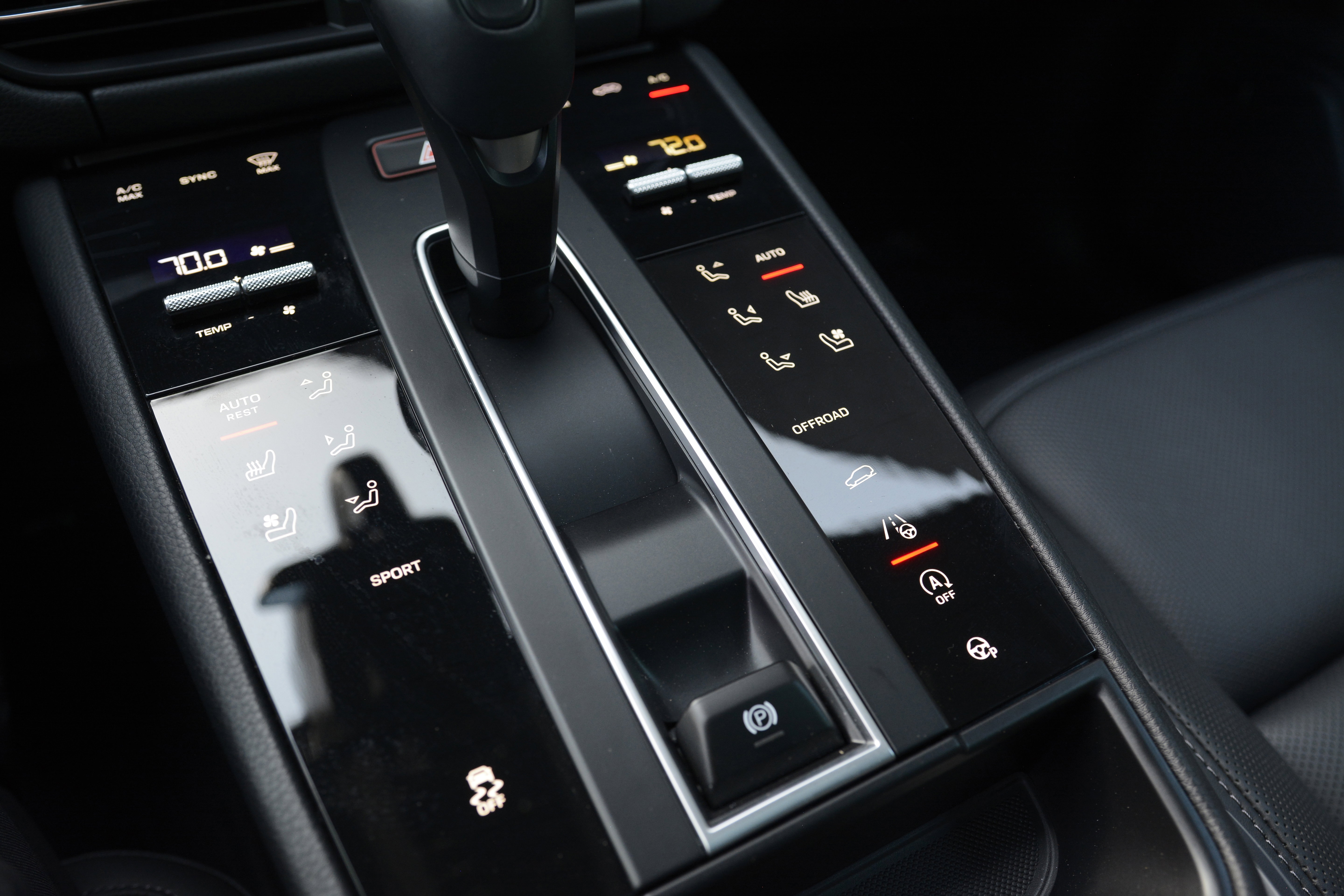 Certified 2026 Porsche Macan AWD/4WD image 23