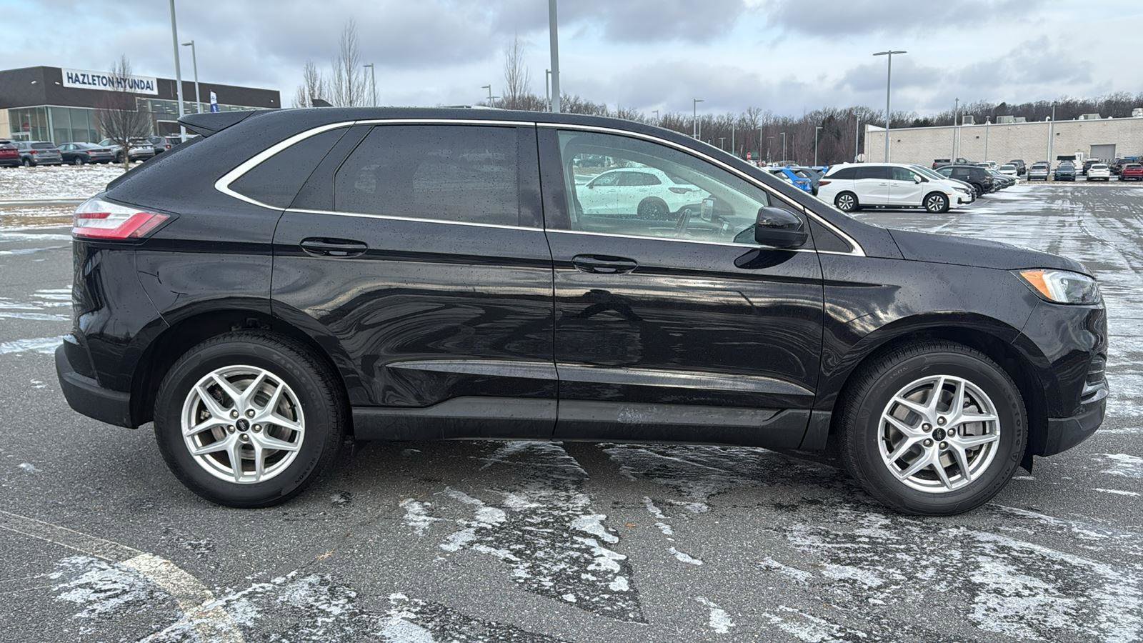 Used 2023 Ford Edge SEL image 4
