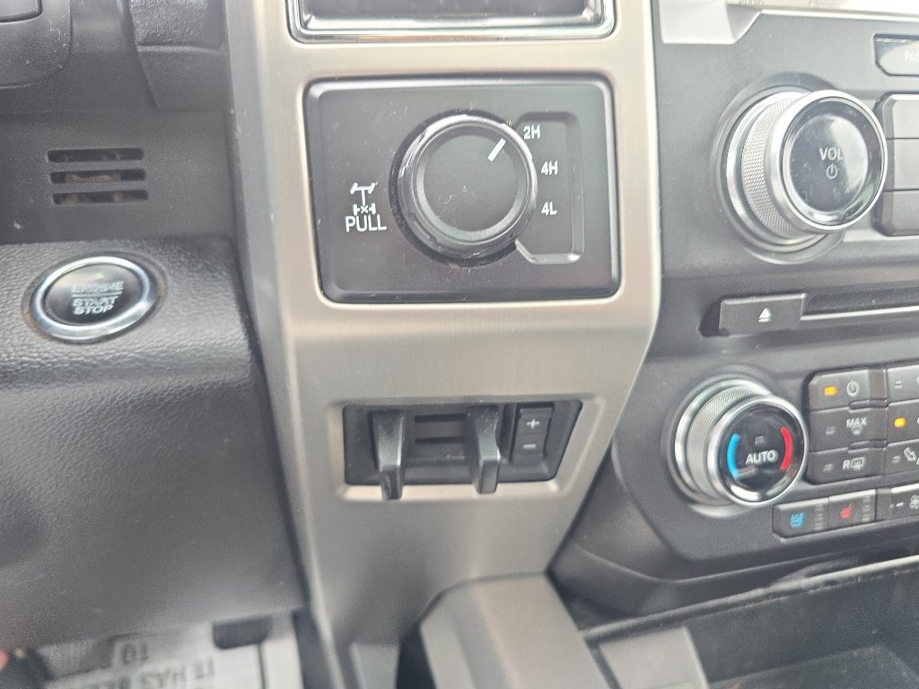 Used 2018 Ford F250 Platinum w/ Platinum Ultimate Package AWD/4WD image 33