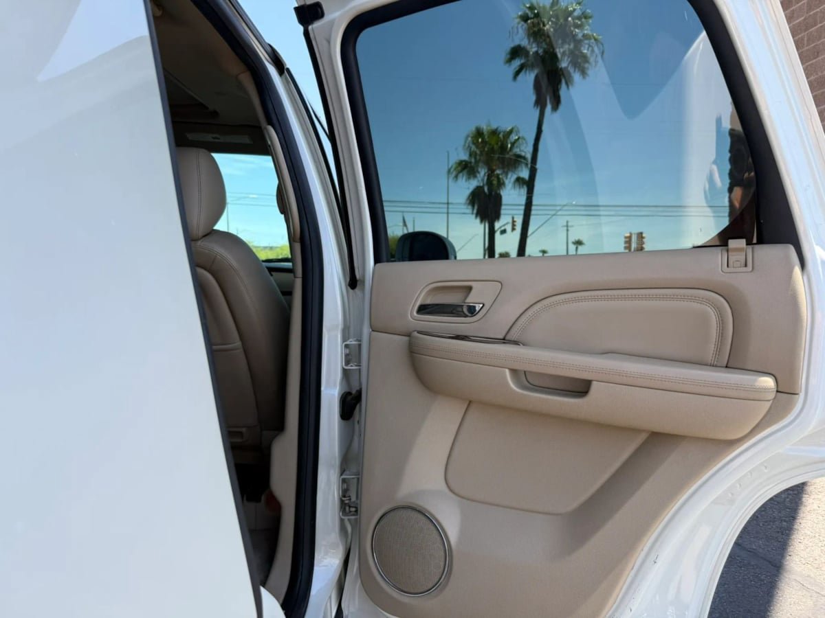 Used 2014 Cadillac Escalade Luxury AWD/4WD image 35