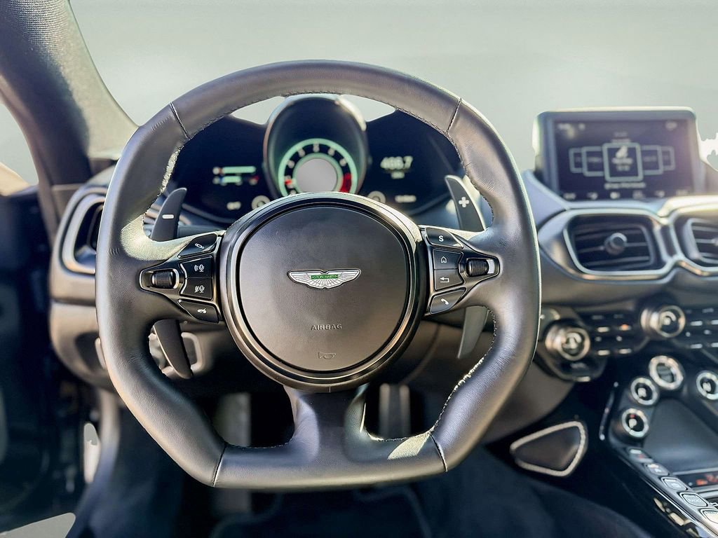 Used 2023 Aston Martin V8 Vantage Coupe image 19