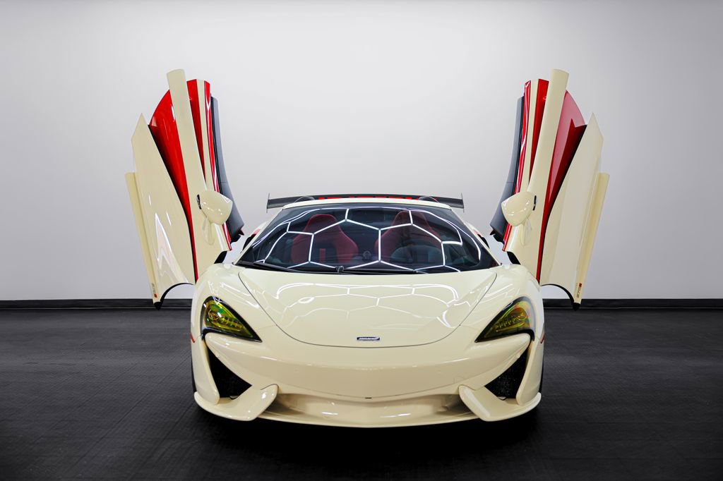 Used 2019 McLaren 570S Spider image 10