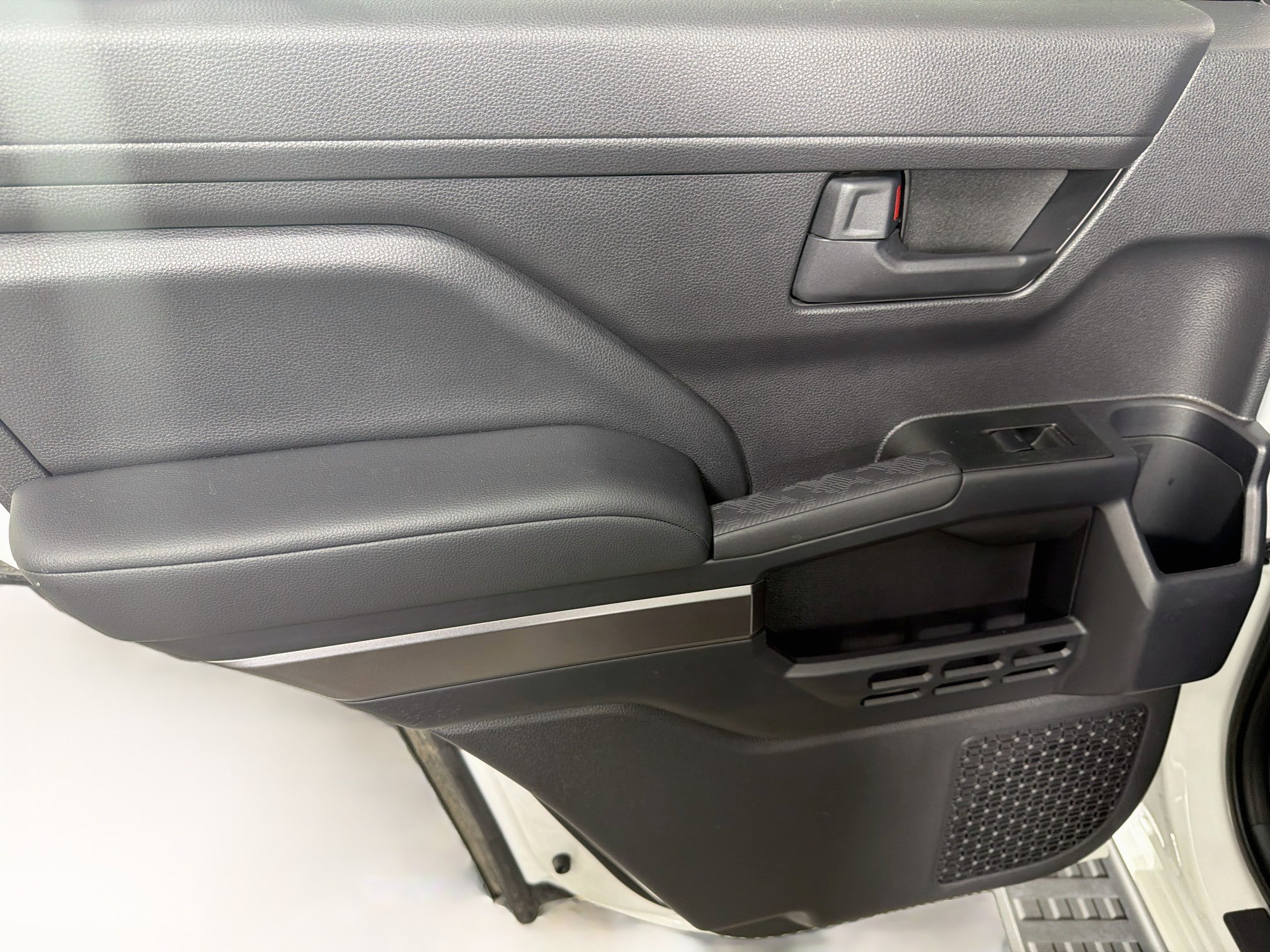 Used 2025 Toyota 4Runner SR5 AWD/4WD image 24