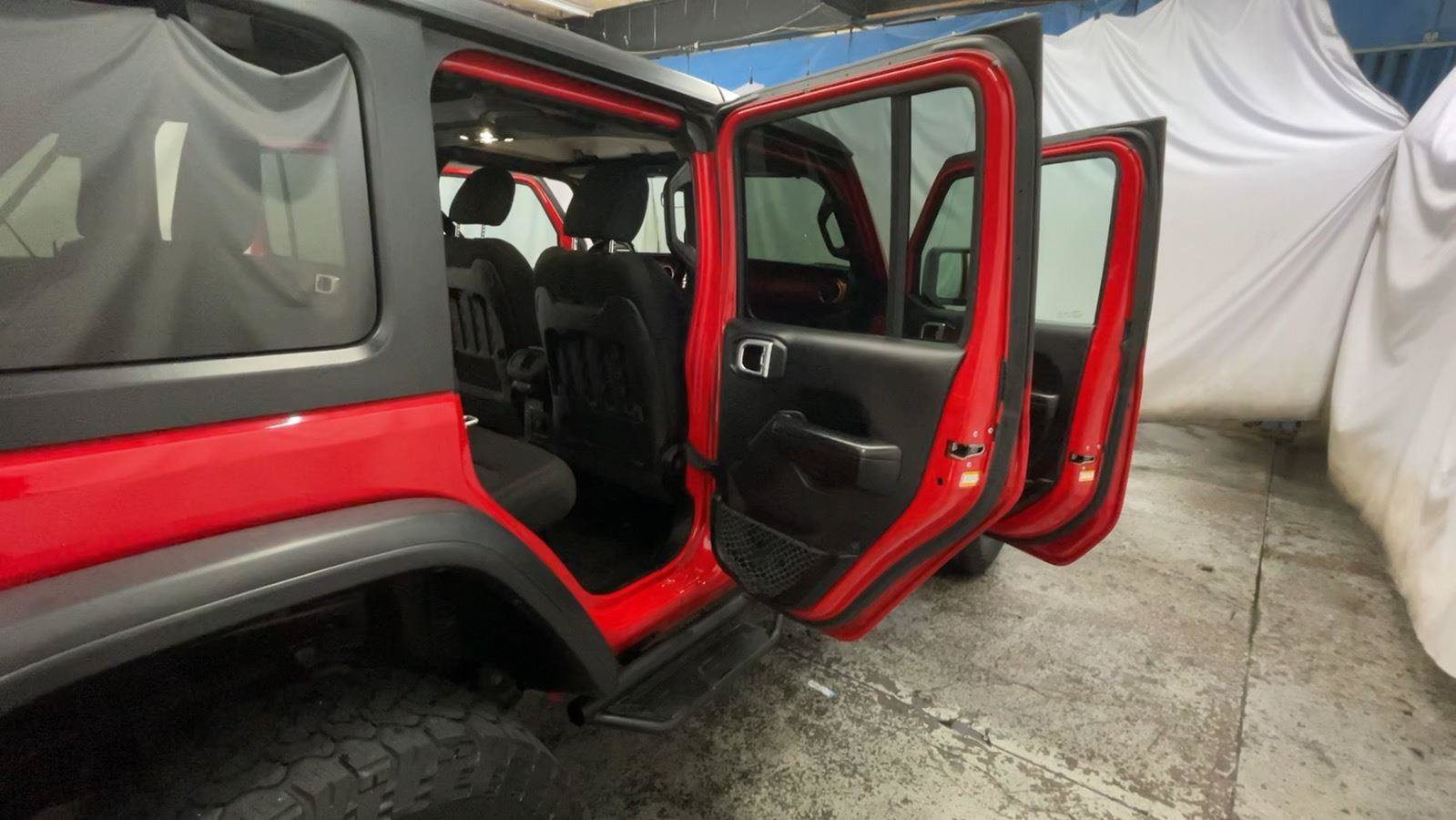 Used 2019 Jeep Wrangler Unlimited Rubicon w/ Dual Top Group AWD/4WD image 22