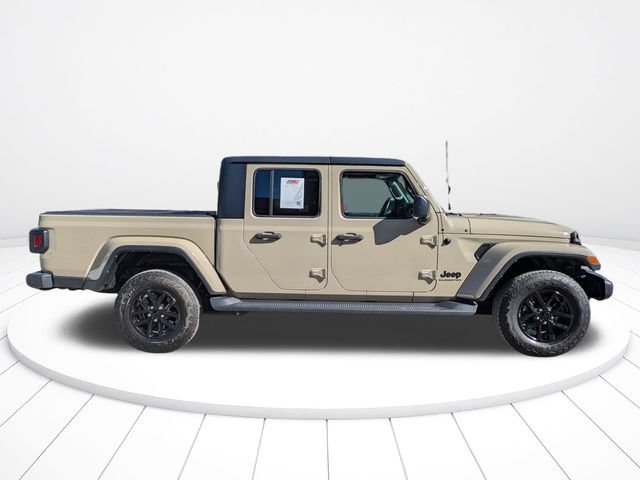 Used 2022 Jeep Gladiator Sport AWD/4WD image 3