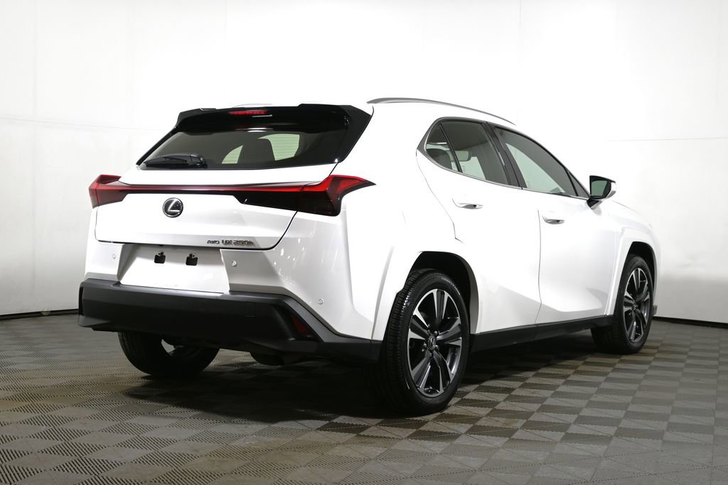 Used 2024 Lexus UX 250h AWD w/ Premium Package image 7