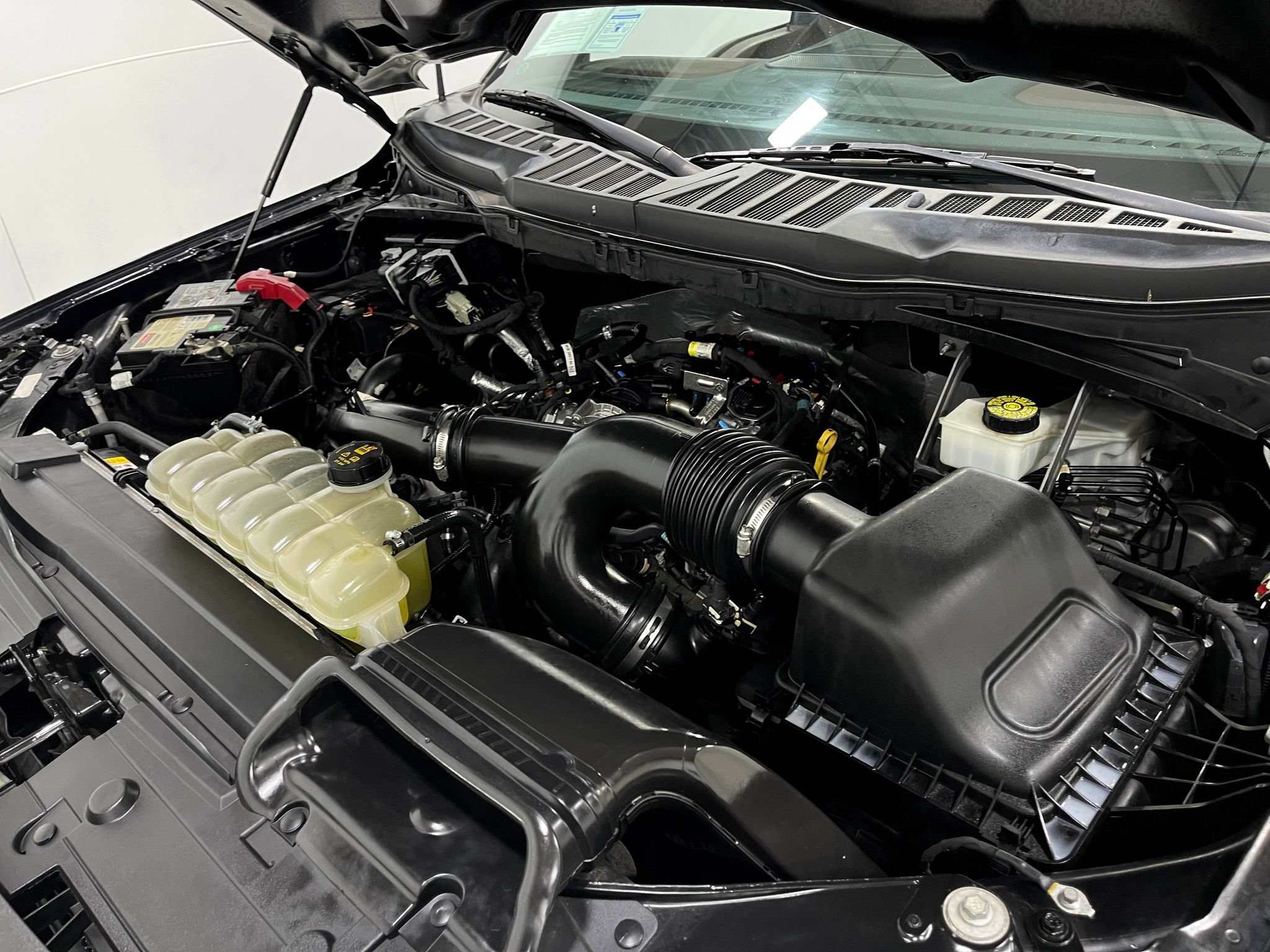 Used 2021 Ford F150 Lariat w/ Equipment Group 502A High AWD/4WD image 27