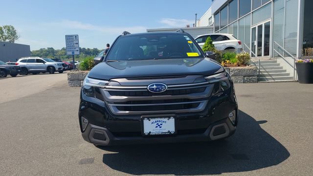 Certified 2025 Subaru Forester Limited AWD/4WD image 2