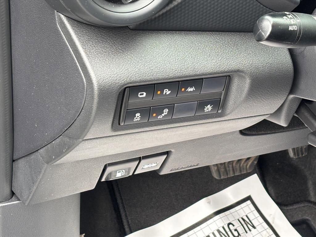 Used 2024 Nissan Kicks S image 8