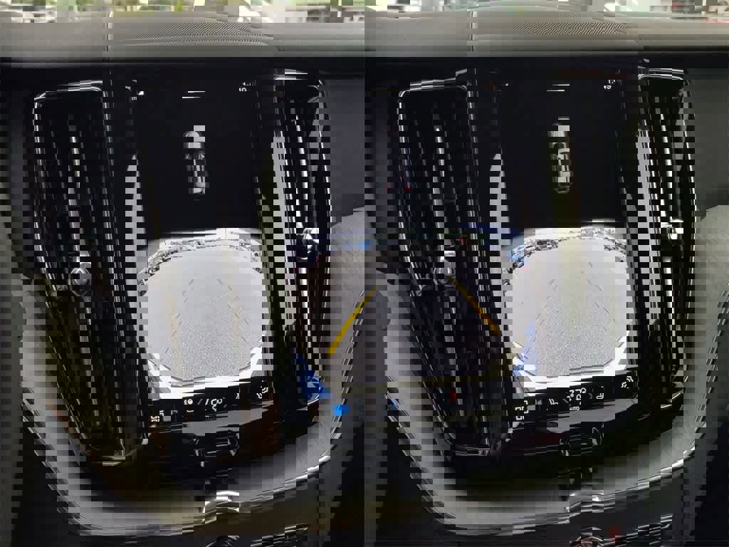 New 2025 Volvo XC60 T8 Plus w/ Protection Package Premier image 22