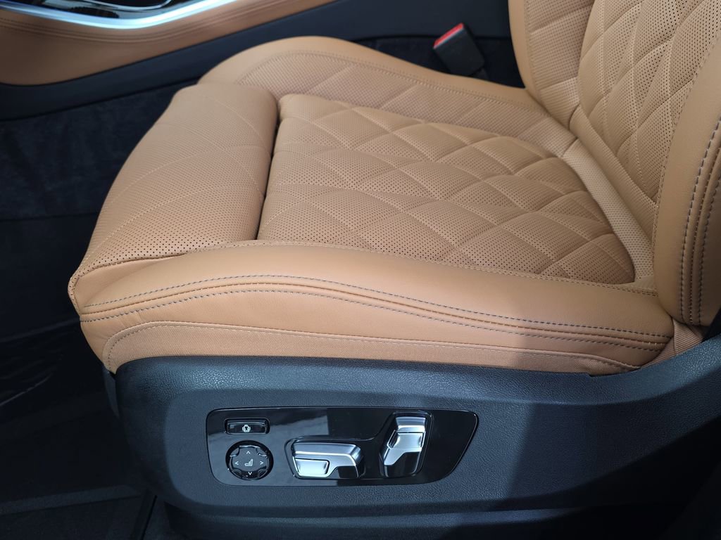 New 2026 BMW X5 xDrive50e image 28