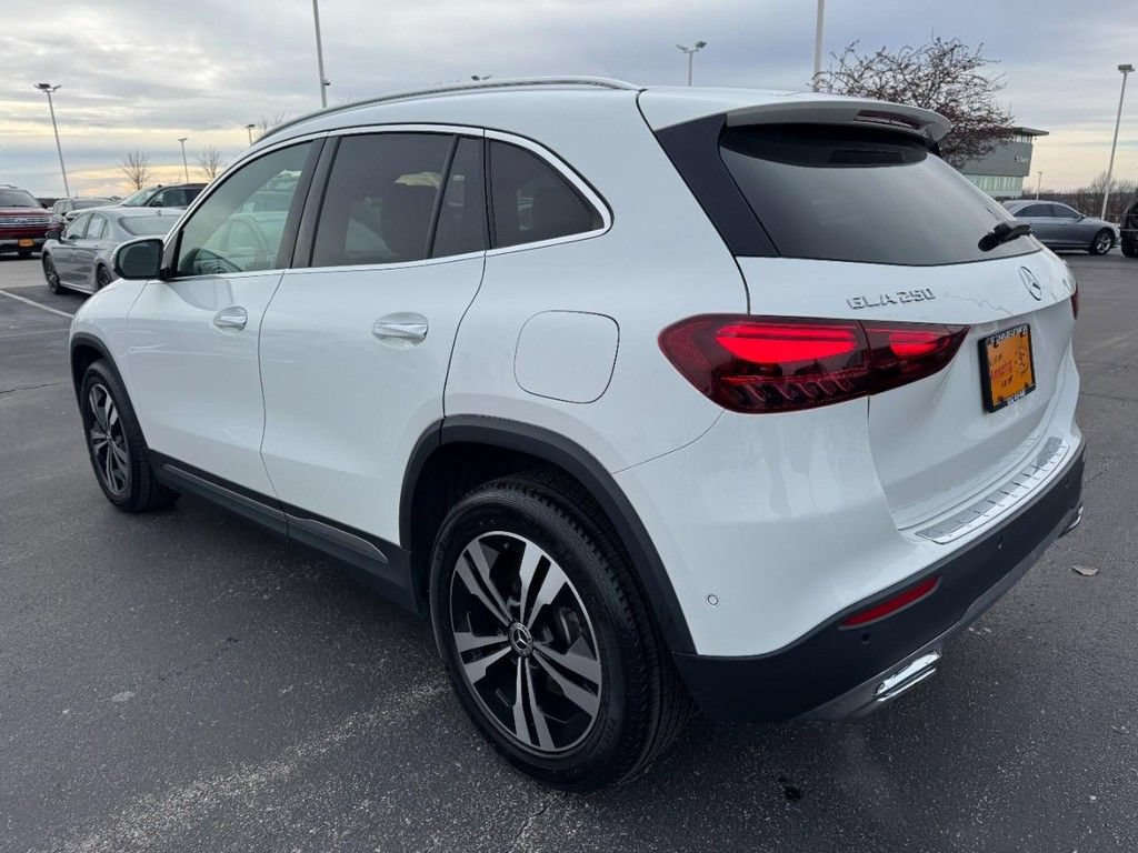 Used 2025 Mercedes-Benz GLA 250 4MATIC image 5