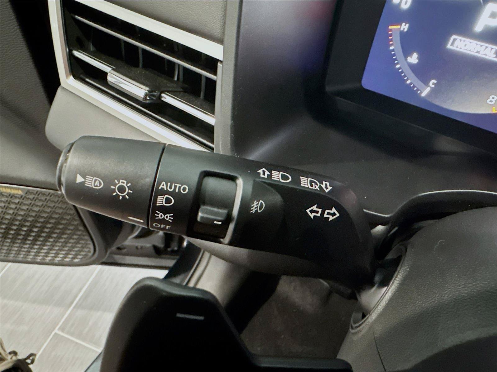 New 2026 Mitsubishi Outlander SE FWD image 5