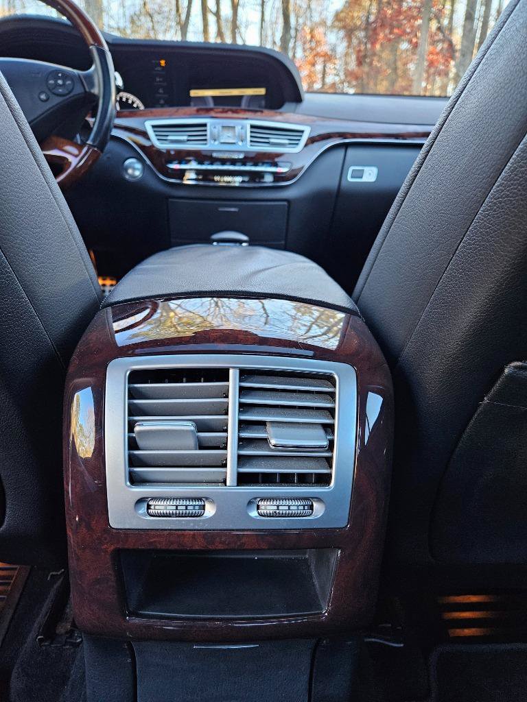 Used 2010 Mercedes-Benz S 400 image 24
