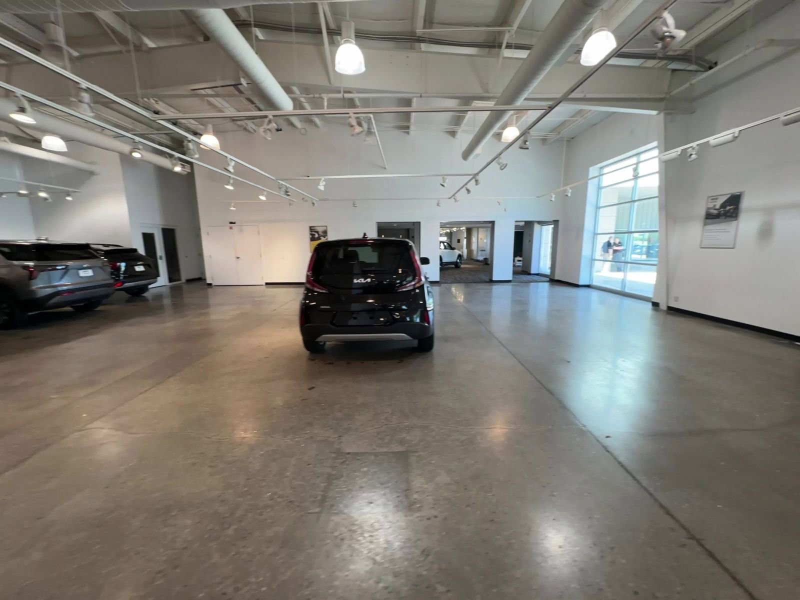 Used 2025 Kia Soul LX w/ LX Technology Package FWD image 16