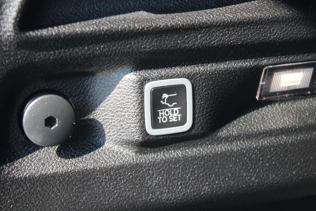 Used 2024 Jeep Grand Cherokee L Altitude AWD/4WD image 24