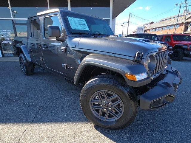 New 2026 Jeep Gladiator Sport AWD/4WD image 2