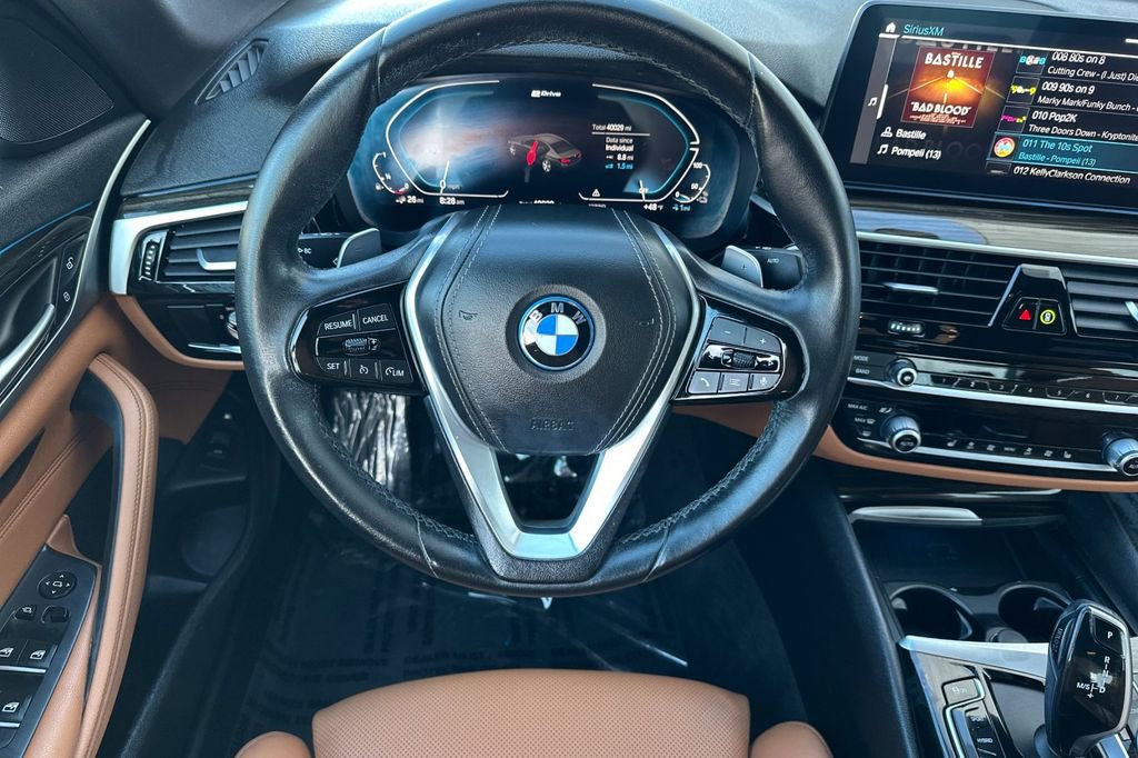 Used 2023 BMW 530e w/ Convenience Package image 15