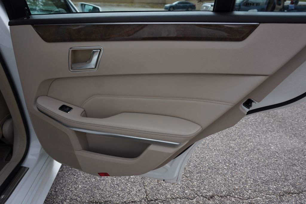 Used 2015 Mercedes-Benz E 350 Sedan image 26