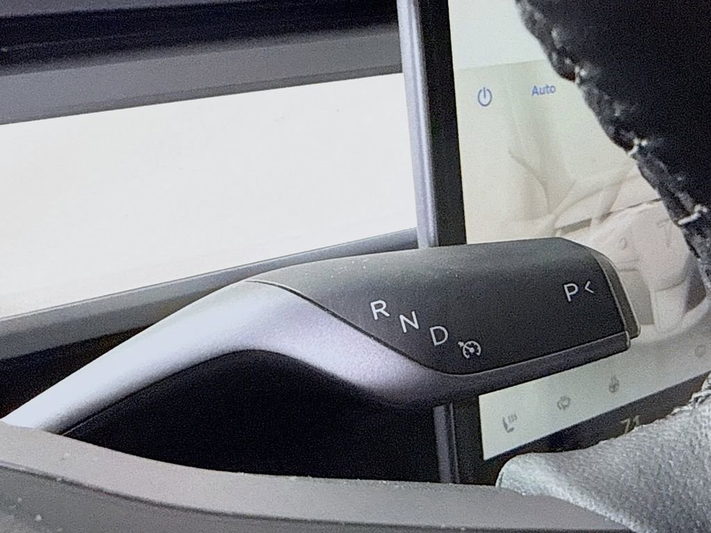 Used 2024 Tesla Model Y Long Range image 10