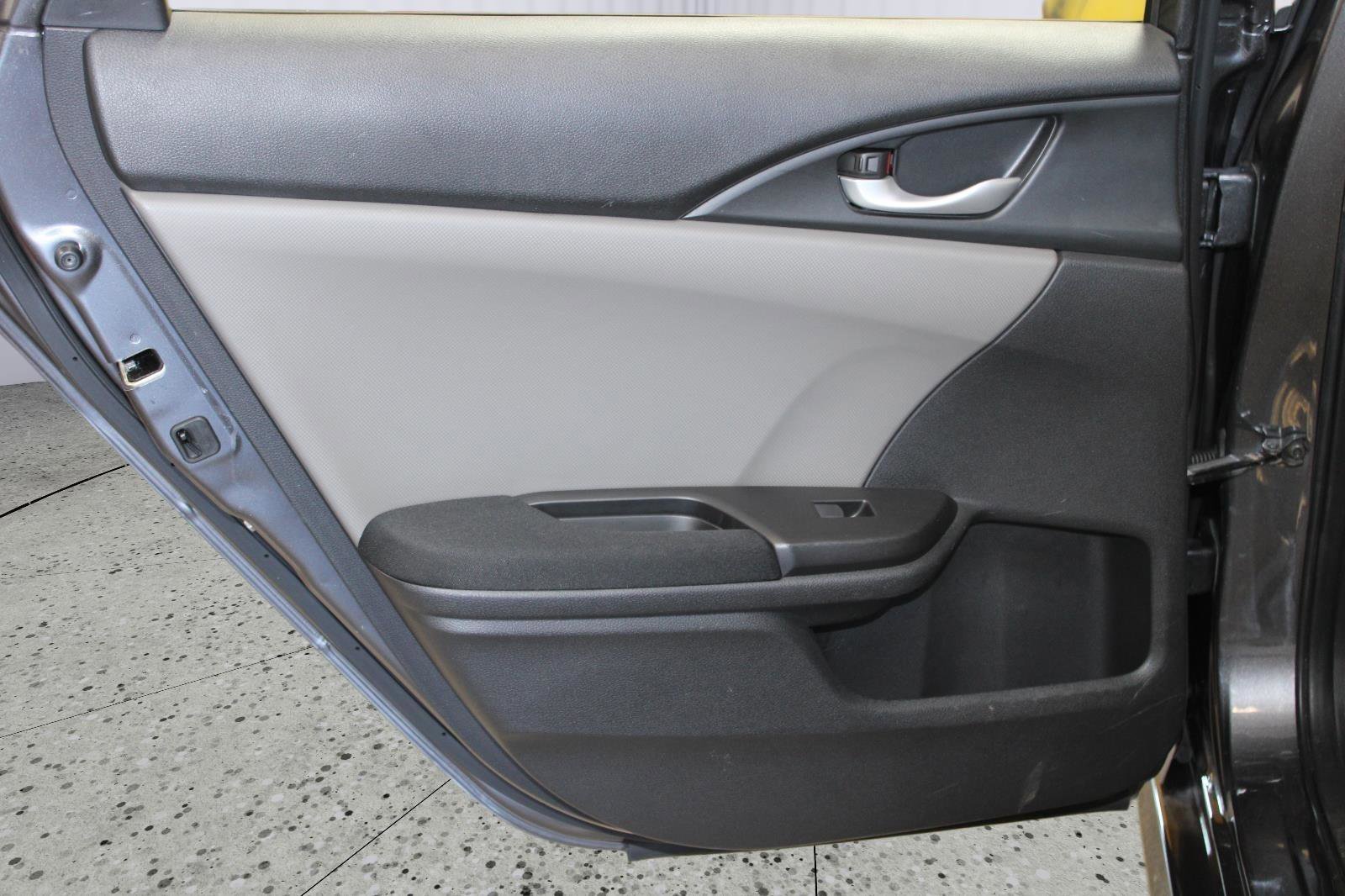 Used 2018 Honda Civic EX-T image 39