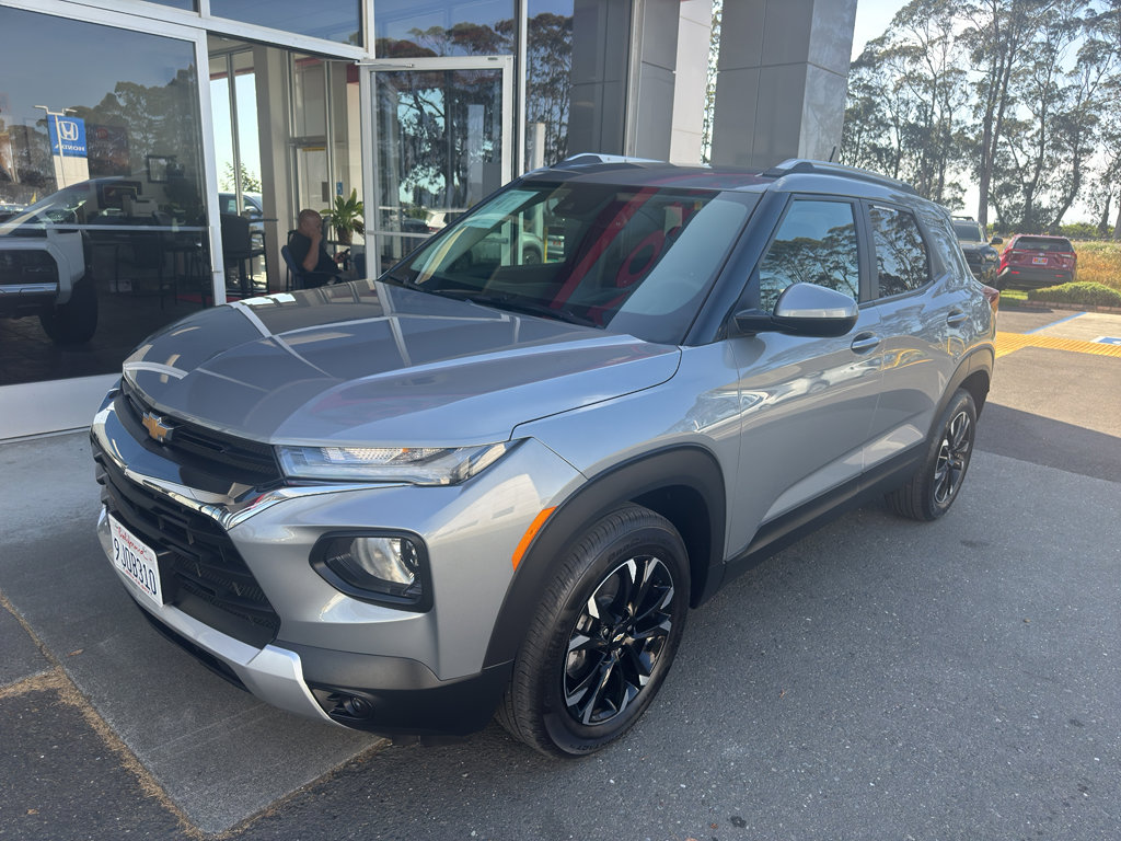 Used 2023 Chevrolet TrailBlazer LT w/ Convenience Package image 2