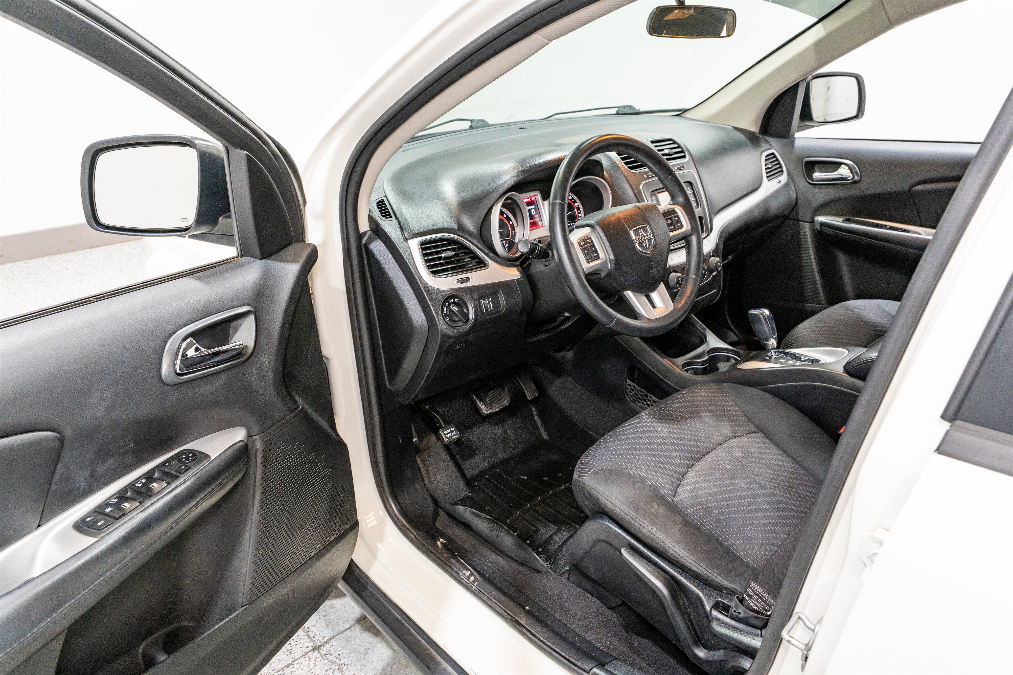 Used 2018 Dodge Journey SE w/ Popular Equipment Group FWD image 12