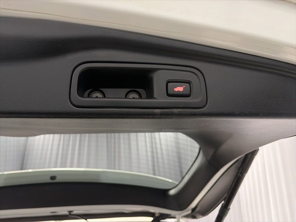 Used 2016 Honda Pilot Touring image 9