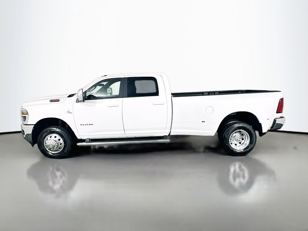 New 2025 RAM 3500 Laramie AWD/4WD image 4