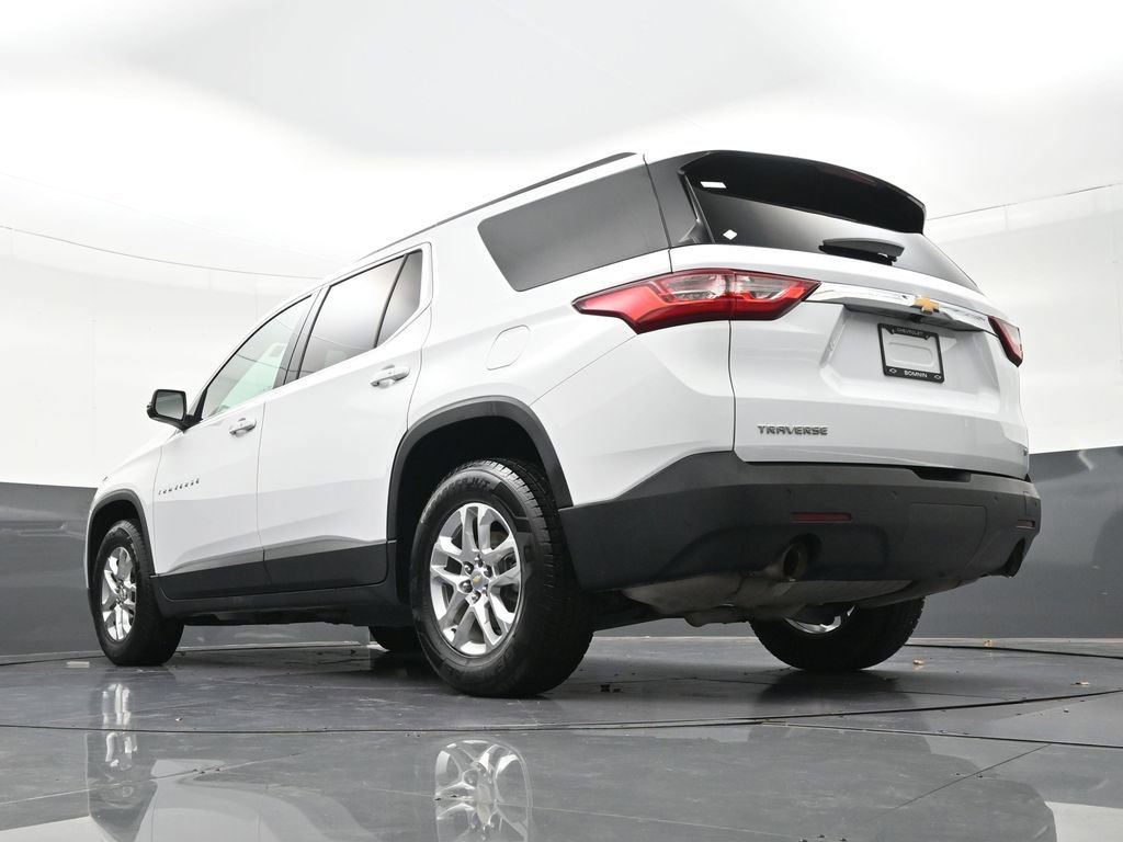Used 2021 Chevrolet Traverse LT image 27