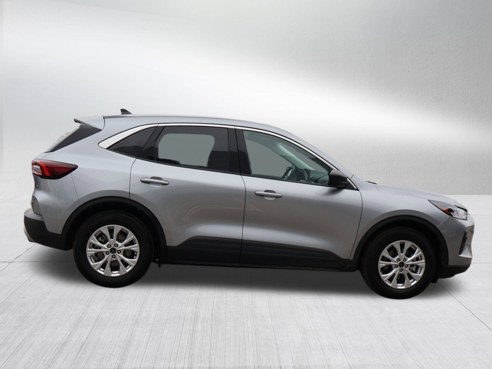 Used 2023 Ford Escape Active w/ Cold Weather Package image 8