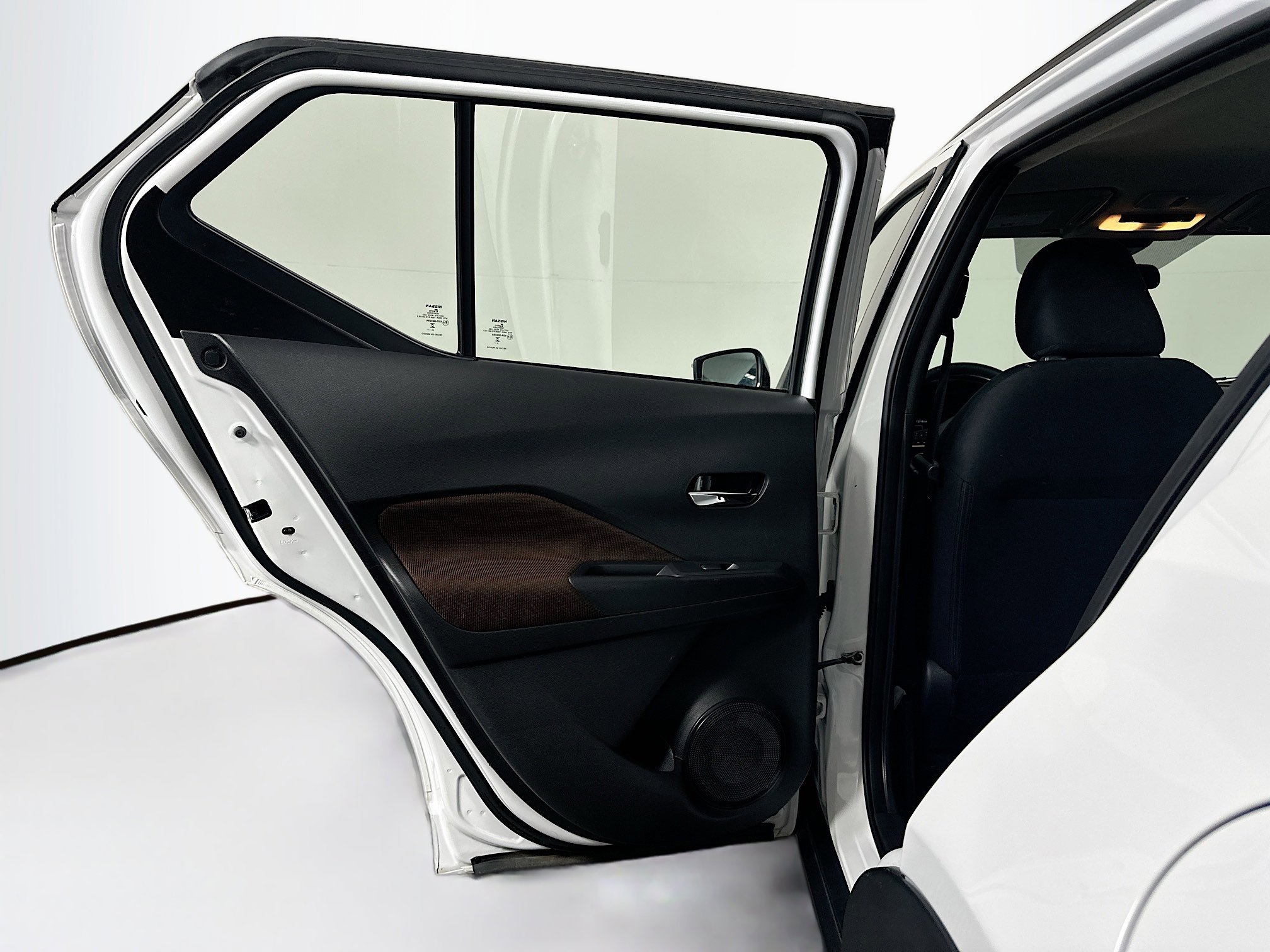 Used 2024 Nissan Kicks SR image 24