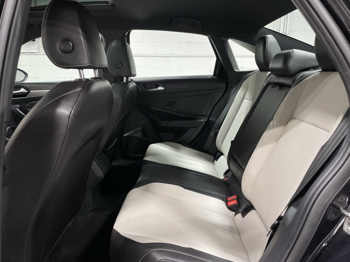Used 2020 Volkswagen Jetta R-Line FWD image 15