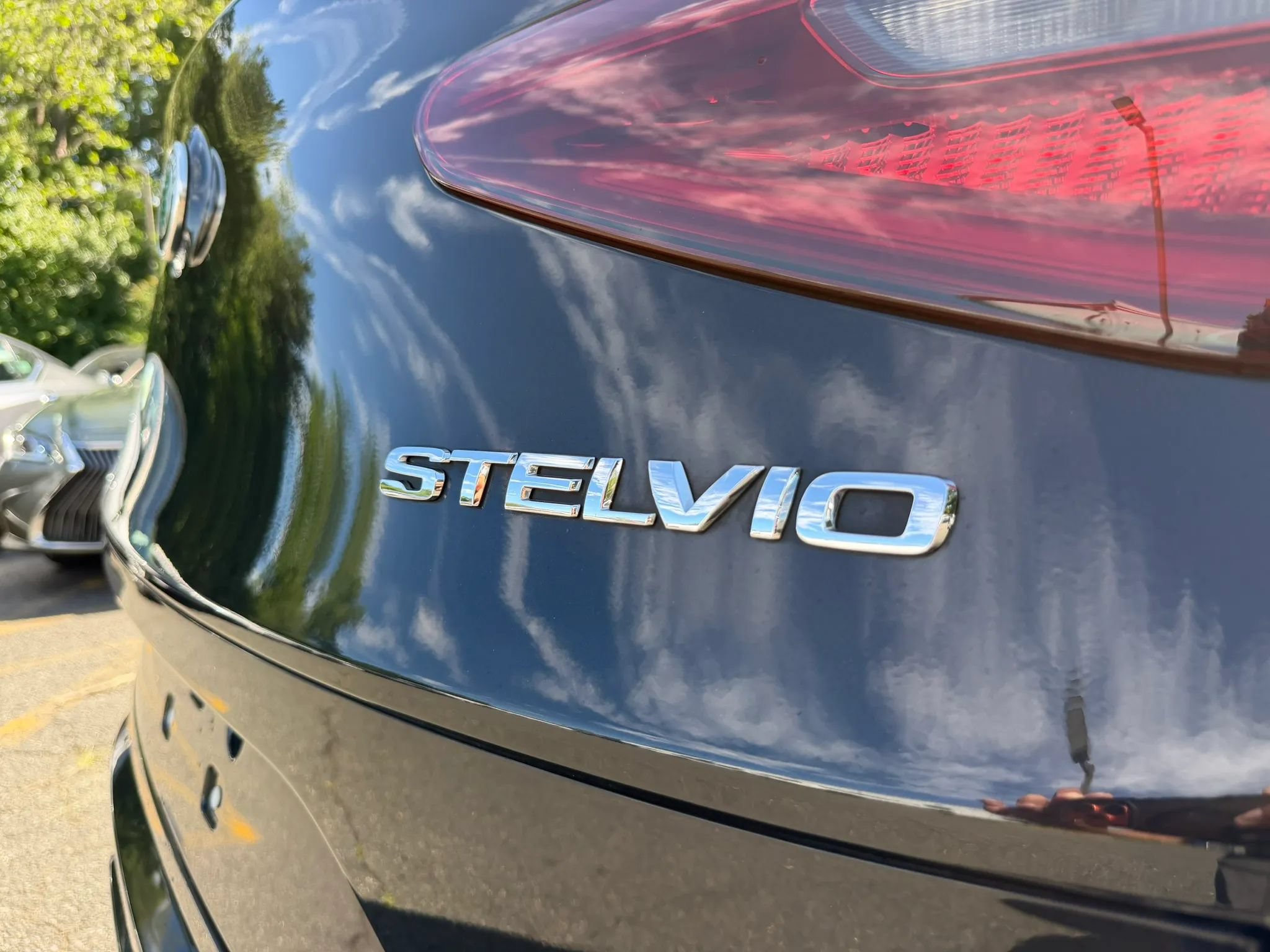 Used 2021 Alfa Romeo Stelvio Ti Sport AWD/4WD image 10