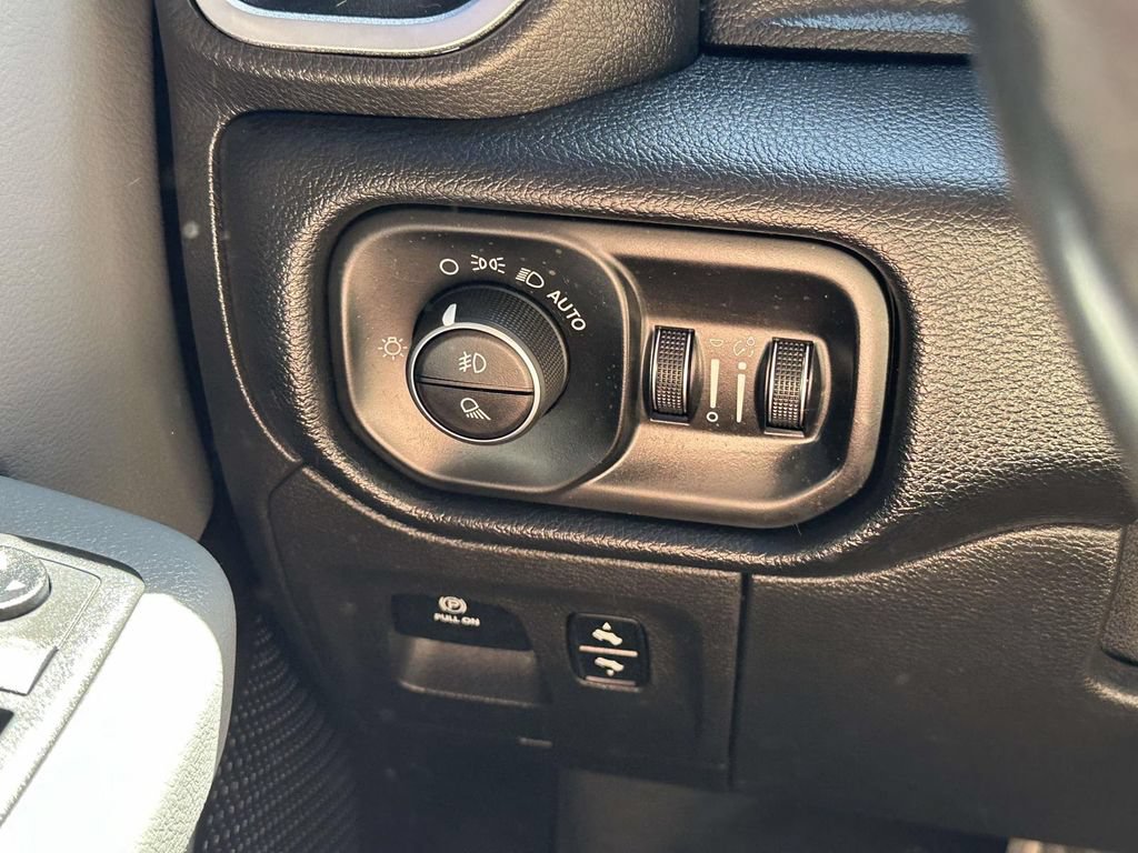 Used 2019 RAM 1500 Big Horn AWD/4WD image 22