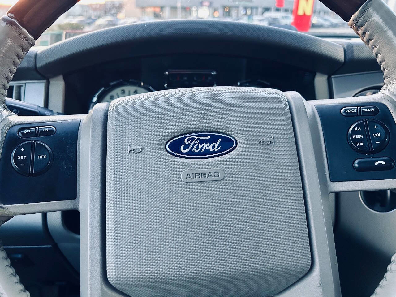 Used 2009 Ford Expedition Limited image 23
