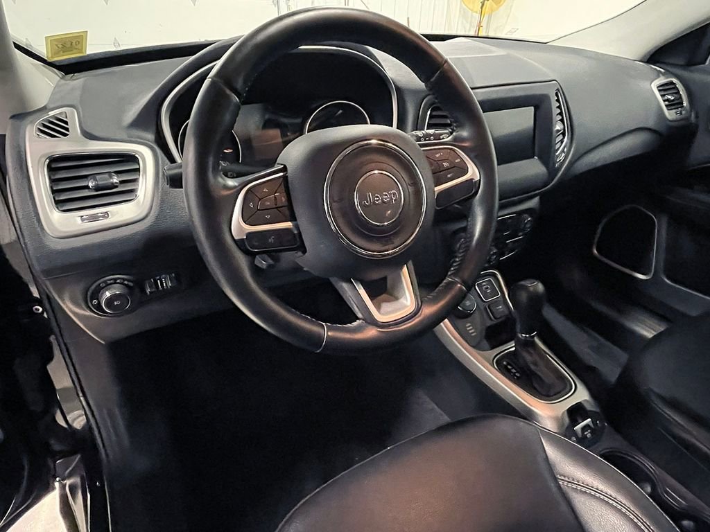 Used 2020 Jeep Compass Latitude w/ Cold Weather Group image 19