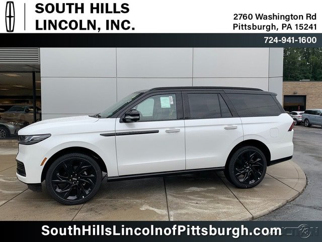 New 2027 Lincoln Navigator Black Label AWD/4WD image 1