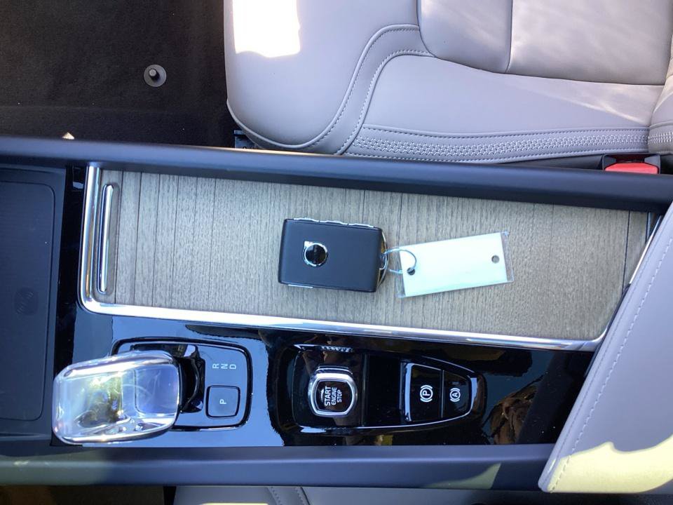 New 2027 Volvo XC60 B5 Plus AWD/4WD image 34