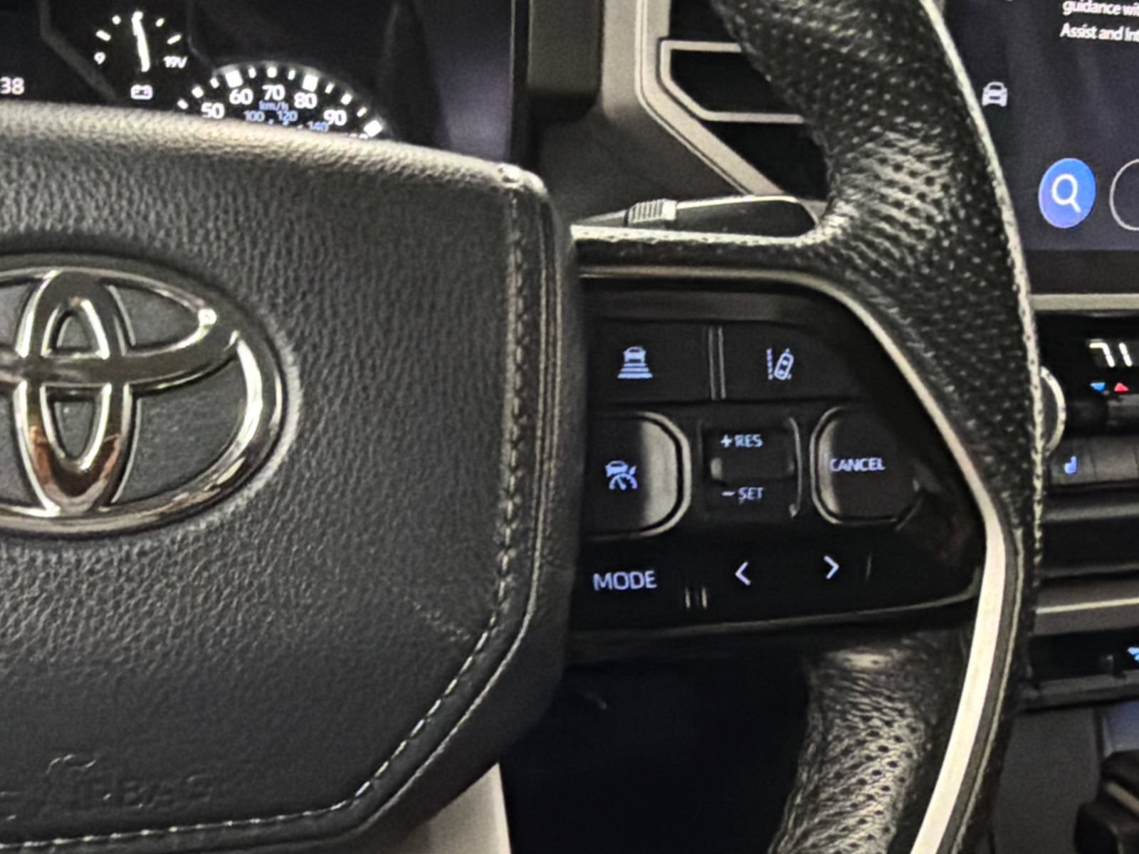 Used 2022 Toyota Tundra SR5 w/ SR5 Premium Package AWD/4WD image 21